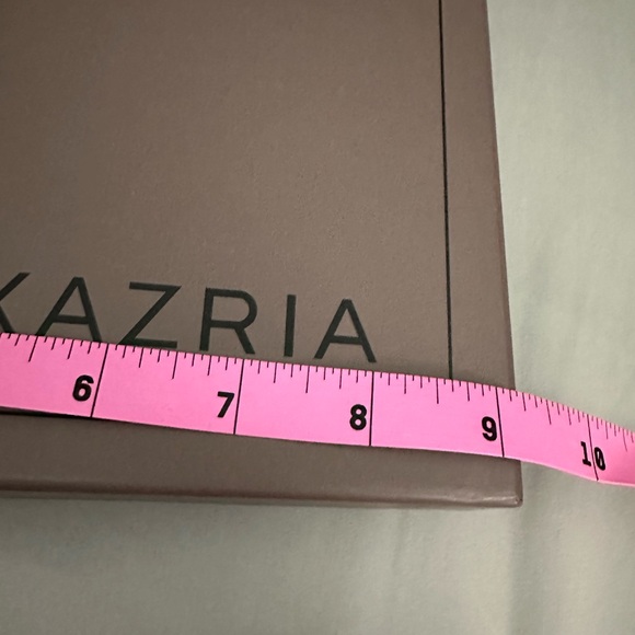 BCBG MaxAzria Medium Size Gift Box - Picture 7 of 9